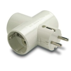 Adaptador Electricidad 79X102X43 Tt 16A-250V Triple Ceramica/Policarbonato Blanco Famat