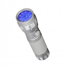 Linterna Led Uv Light 3 Pilas Aaa Incluidas Varta