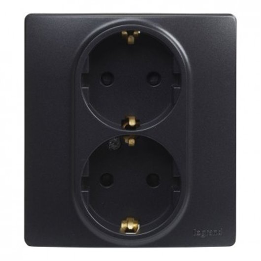 Base Enchufe Doble 2P+T Negro Serie Niloe Legrand