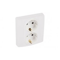 Base Enchufe Doble 2P+T Plata Serie Niloe Legrand