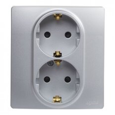 Base Enchufe Doble 2P+T Plata Serie Niloe Legrand