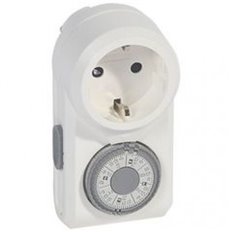 Programador Horario Enchufable 2P+T Legrand