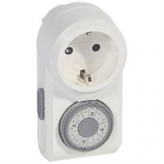 Programador Horario Enchufable 2P+T Legrand